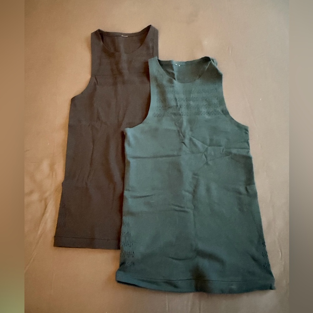 GREEN lululemon high-neck racerback tank top